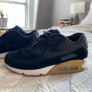 Nike AirMax Sneakers